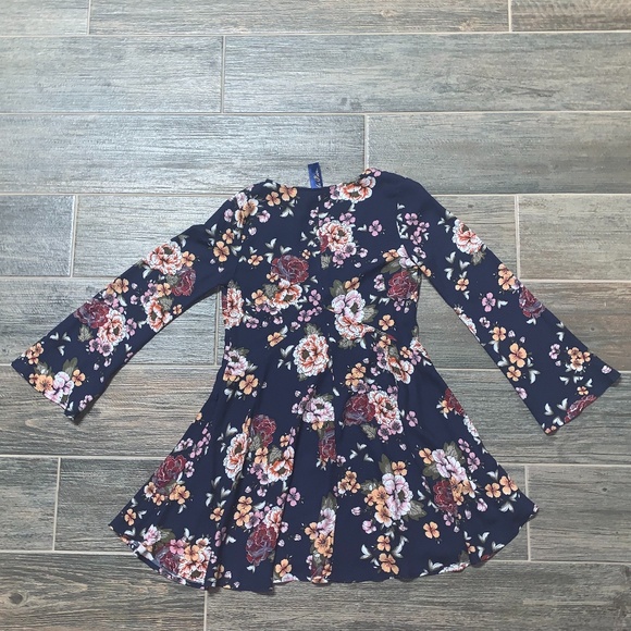 Floral Long Sleeve Dress - Picture 4 of 4